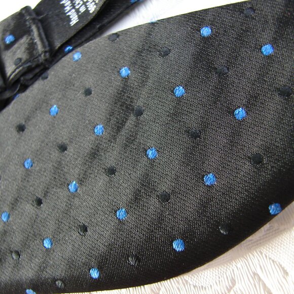 J. Ferrar Adjustable BOWTIE Bow Tie, Black & Blue Polka Dots on Black NWOT - Picture 4 of 8